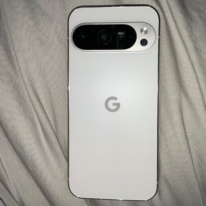 Google Pixel 9 pro with Google pixel watch 2